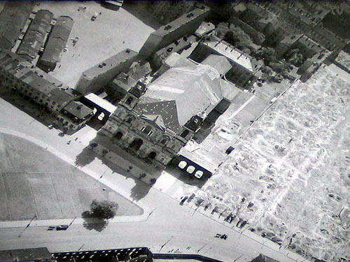 Plac Grzybowski w lipcu 1944 roku.